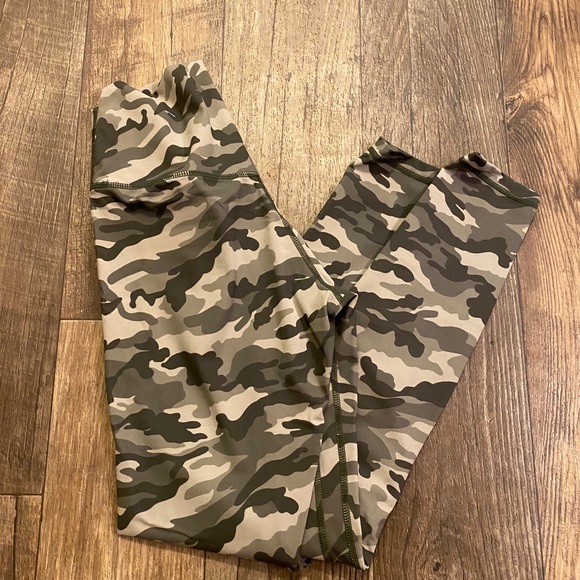 COLORFUL KOALA GREEN CAMO LEGGINGS - Picture 3 of 3